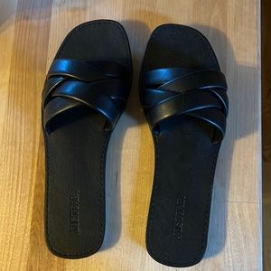 BRAND NEW JustFab Sandals